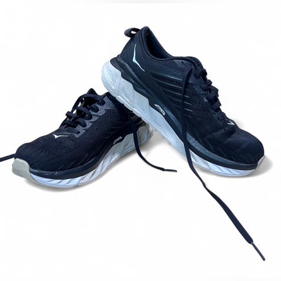 Hoka Women’s 7.5 Black Athletic Shoes - Picture 1 of 8